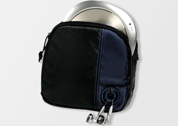 Ansicht auf die schwarze Tasche.