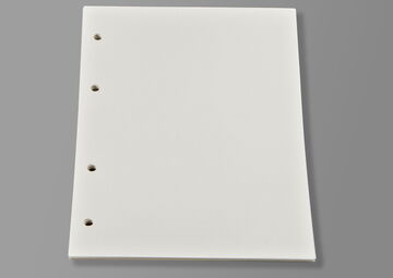 Braille-Papier, rechts gelocht.