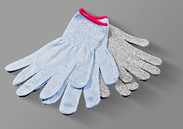 Ansicht auf zwei Paar Schnittschutzhandschuhe in hellblau und grau.