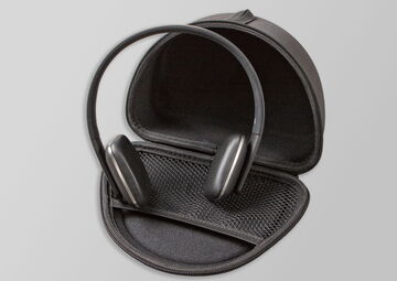 Ansicht auf die schwarze Tasche.